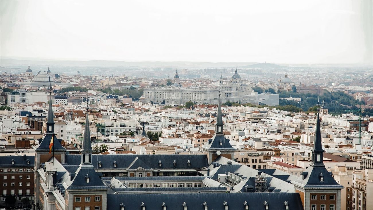 Vista de la Plaza Mayor y el Palacio Real desde el Faro de Moncloa