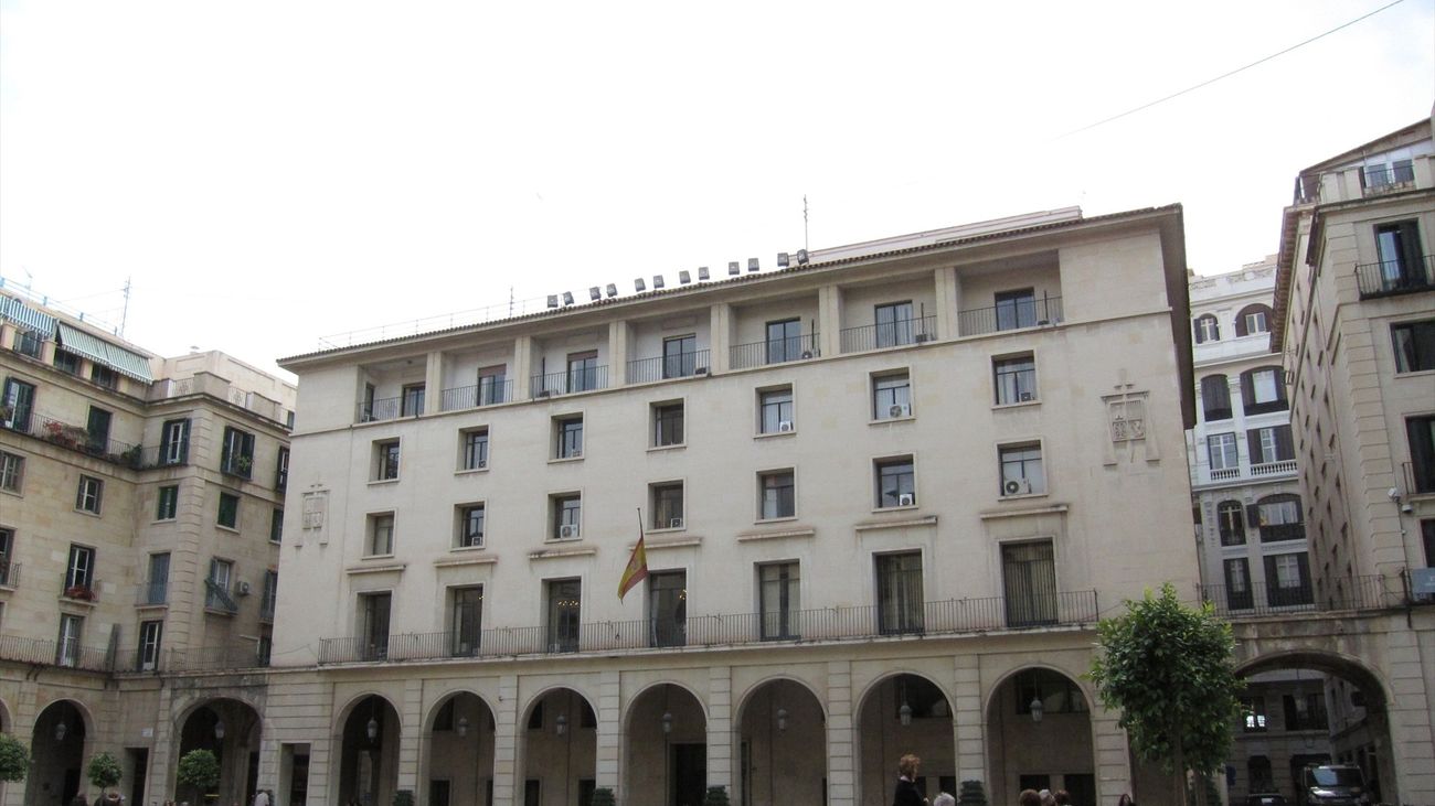 Cuatro años de prisión por abusar de una menor de 9 años mientras veían porno