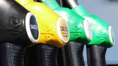 El Gobierno elimina el descuento del 20 céntimos por litro a los combustibles y la mantiene sólo para profesionales