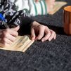 Los Carteros Reales recogen las cartas de los niños de Alcalá de Henares en la Capilla del Oidor