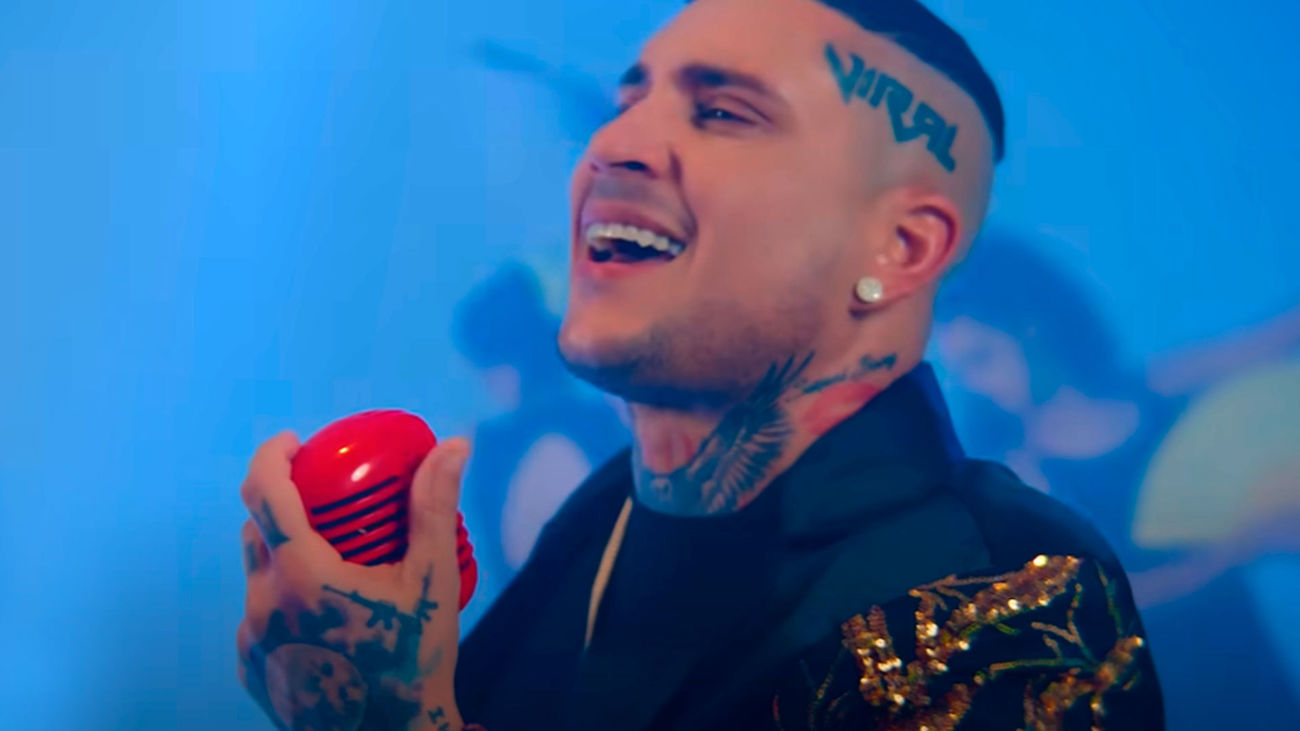 El artista cubano Osmani García