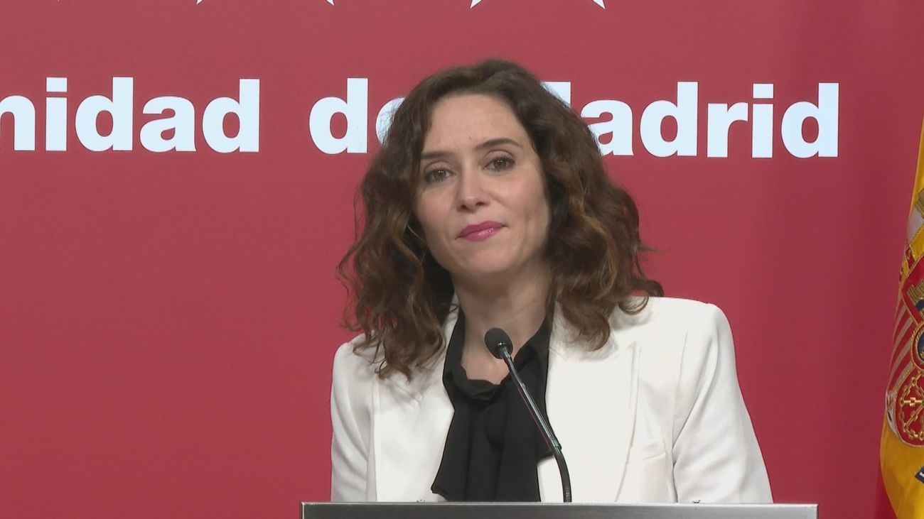 Ayuso: "En el Madrid castizo a eso que hace Sánchez lo llamamos engañabobos: 5 euros al mes por un voto"