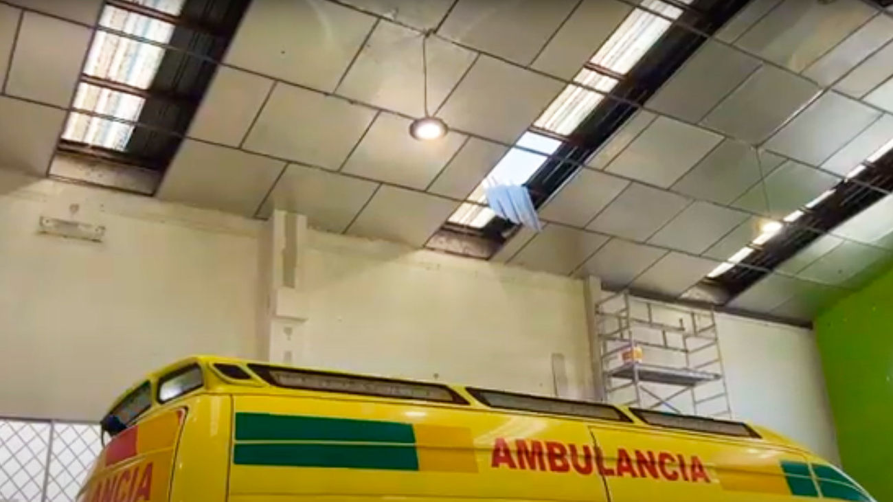 Un trabajador cae desde 6 metros en una nave industrial de Alcorcón y se fractura los tobillos