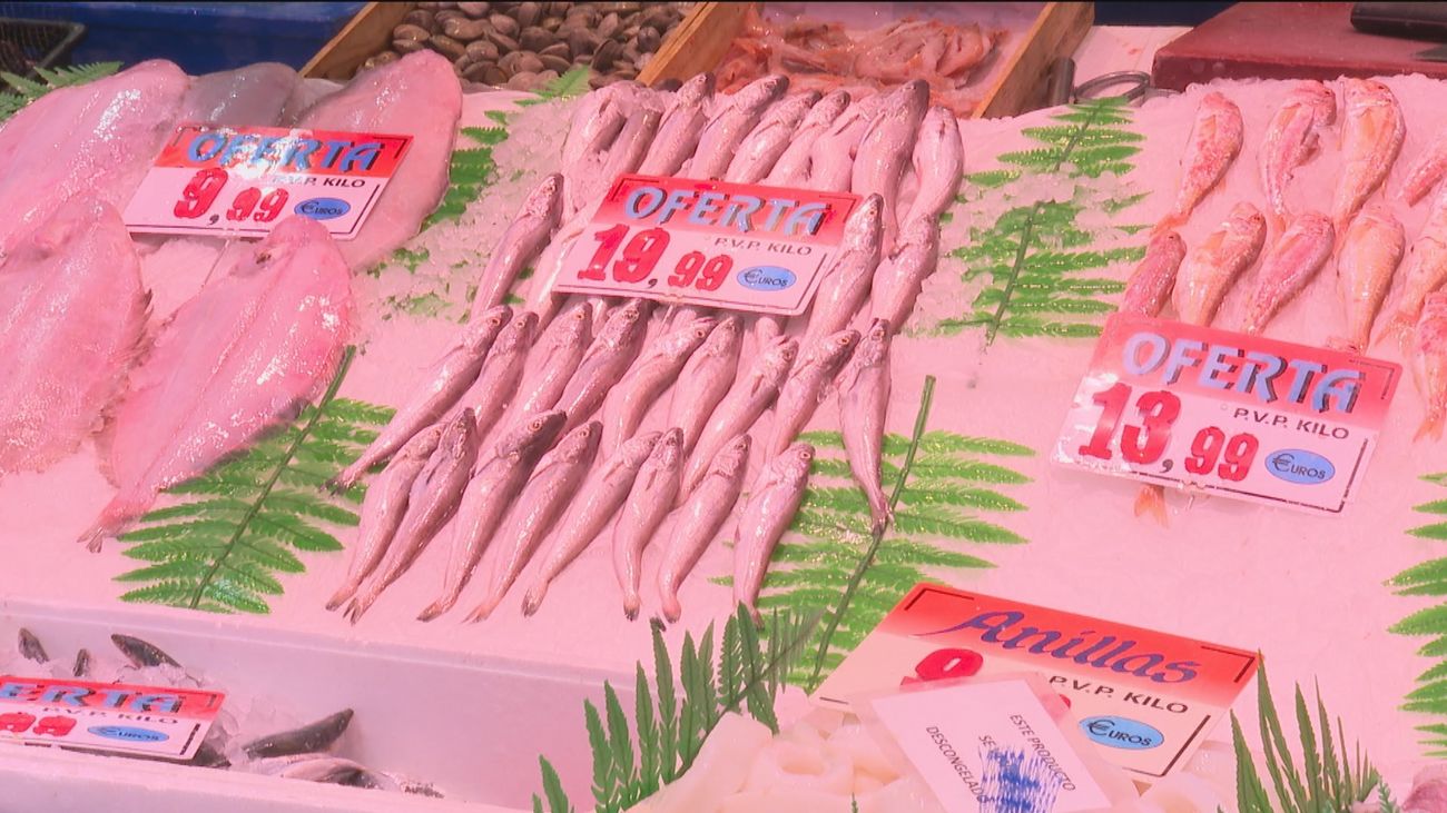 Núñez Feijóo pide que la bajada del IVA incluya carne, pescado y conservas