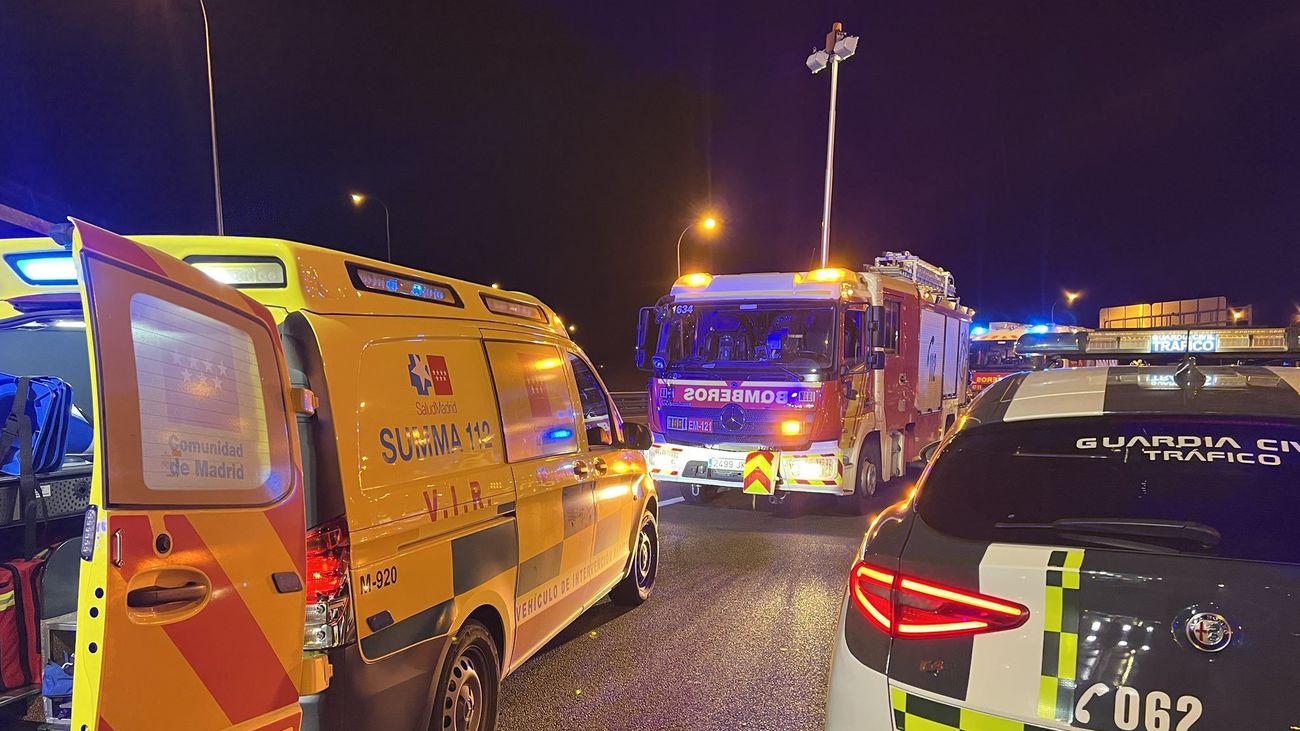 Cuatro heridos graves y uno leve en un accidente múltiple de seis vehículos en la M-40