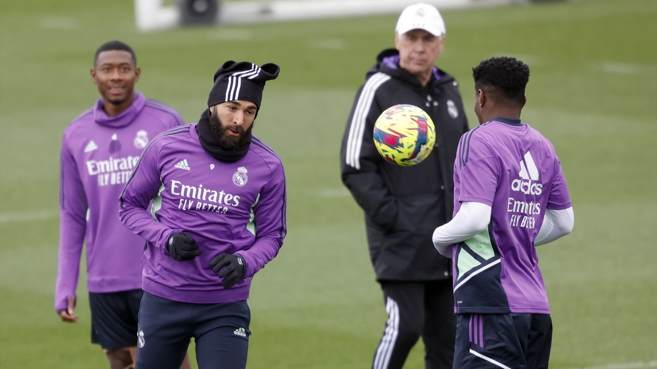 Benzema, a punto e "ilusionado" al asalto del liderato en Valladolid