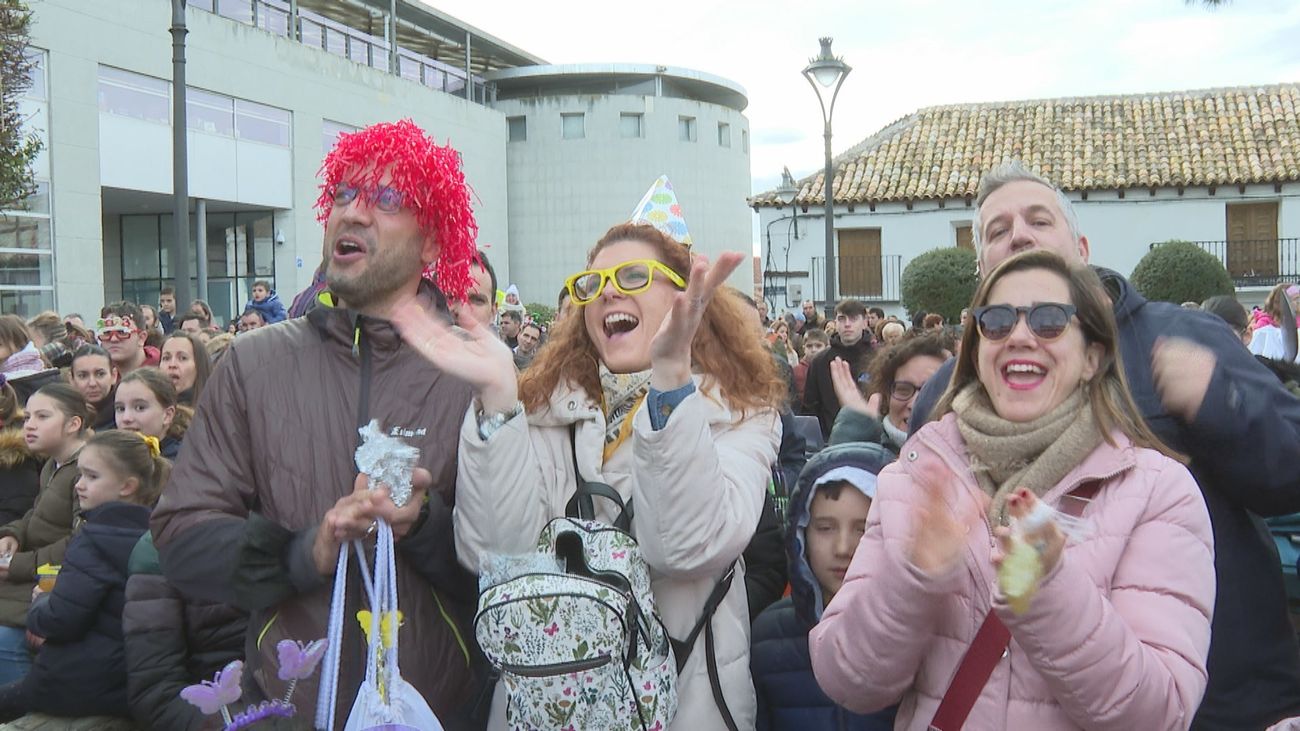 Parla disfruta de las preuvas con música y con humor en la Plaza de la Constitución