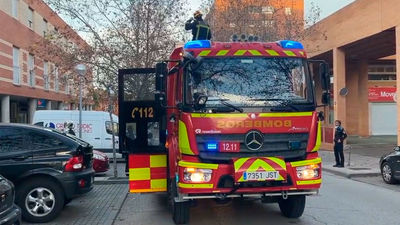 Herido un hombre con quemaduras tras incendiarse el salón de su vivienda en Tres Cantos