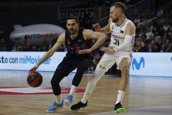 Musa ante el Barcelona / EFE