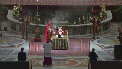 La reina Sofía y Bolaños asistirán al funeral de Benedicto XVI en el Vaticano