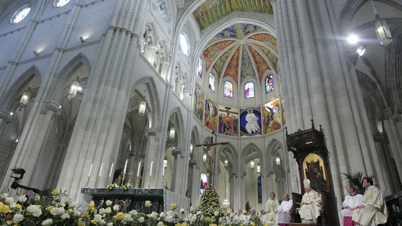 El papa Benedicto XVI celebra la eucaristía en La Almudena (JMJ)