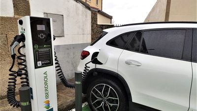 Madrid adjudica la instalación de 108 nuevas plazas de recarga eléctrica en vía pública