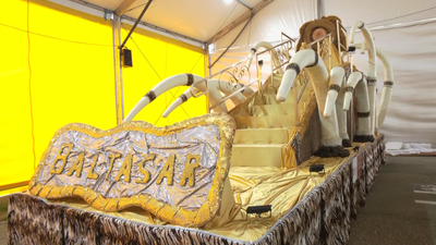 San Sebastián de los Reyes expone las carrozas de los Reyes Magos antes de su cabalgata
