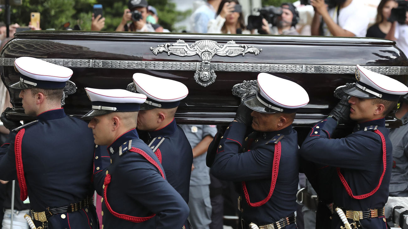 Pelé es enterrado en una ceremonia reservada a familiares y amigos