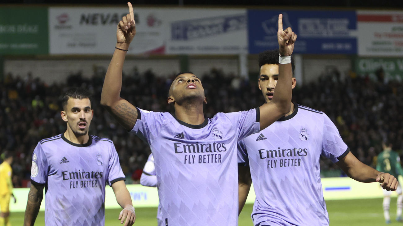 El Real Madrid sigue en la Copa tras vencer al Cacereño por la mínima