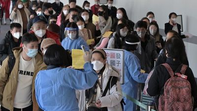 El covid azota China: hospitales saturados y morgues al límite