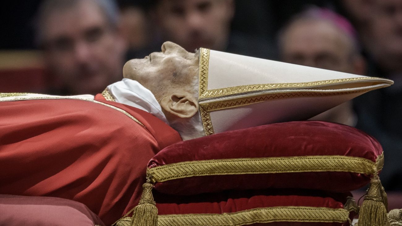 Cpilla ardiente de Benedicto XVI