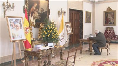 Aluvión de condolencias en la Nunciatura Apostólica de Madrid por la muerte de Benedicto XVI