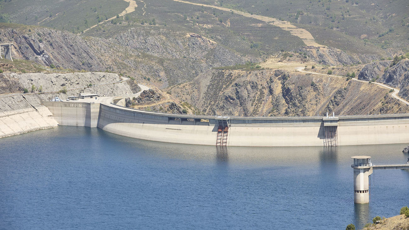Vista del embalse del Atazar en el Berrueco, a 11 de agosto de 2022