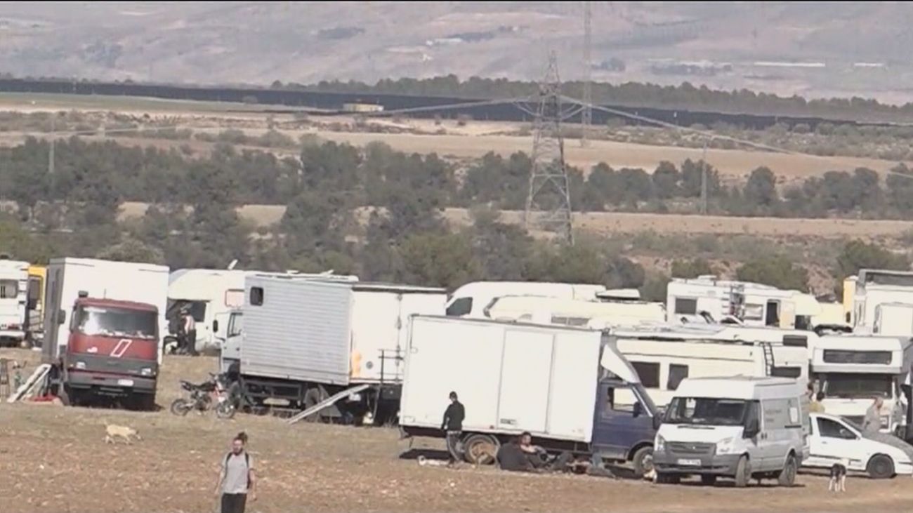 Los asistentes a la 'rave' ilegal de La Peza empiezan a marcharse tras seis días de fiesta