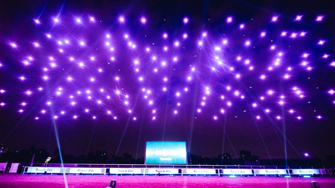 Más de 100 drones sobrevuelan Arroyomolinos para guiar a los Reyes Magos hasta los hogares