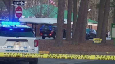Un niño de 6 años dispara y hiere de gravedad a una profesora en EEUU