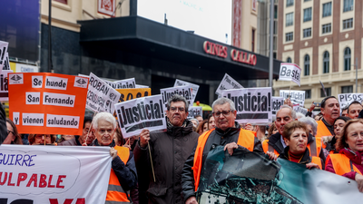 Vecinos de San Fernando protestan por los desalojos causados por las obras de la línea 7B de metro