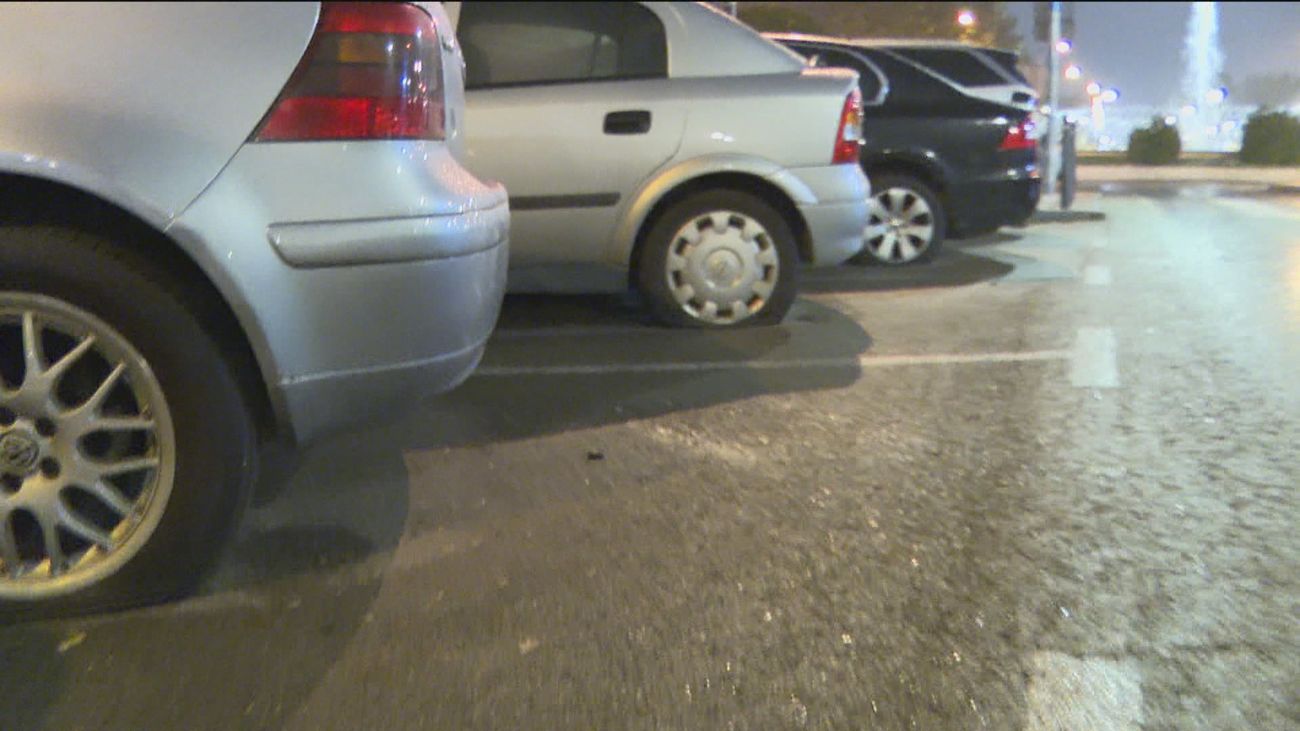 Indignación en Getafe por la gran cantidad de coches con ruedas pinchadas