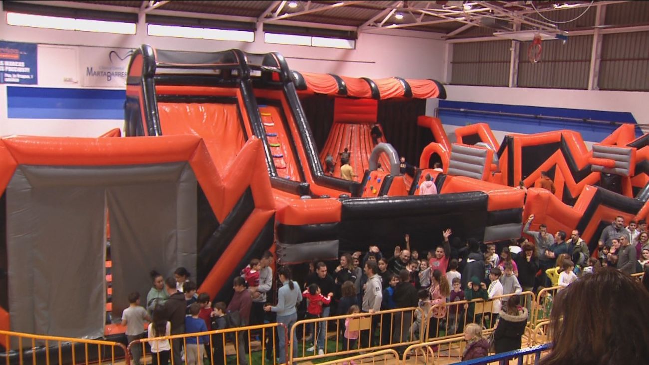 Un gran castillo hinchable en Griñón para decir adiós a la Navidad