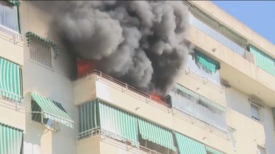 Mueren dos personas en el incendio de una vivienda en Fuengirola, Málaga