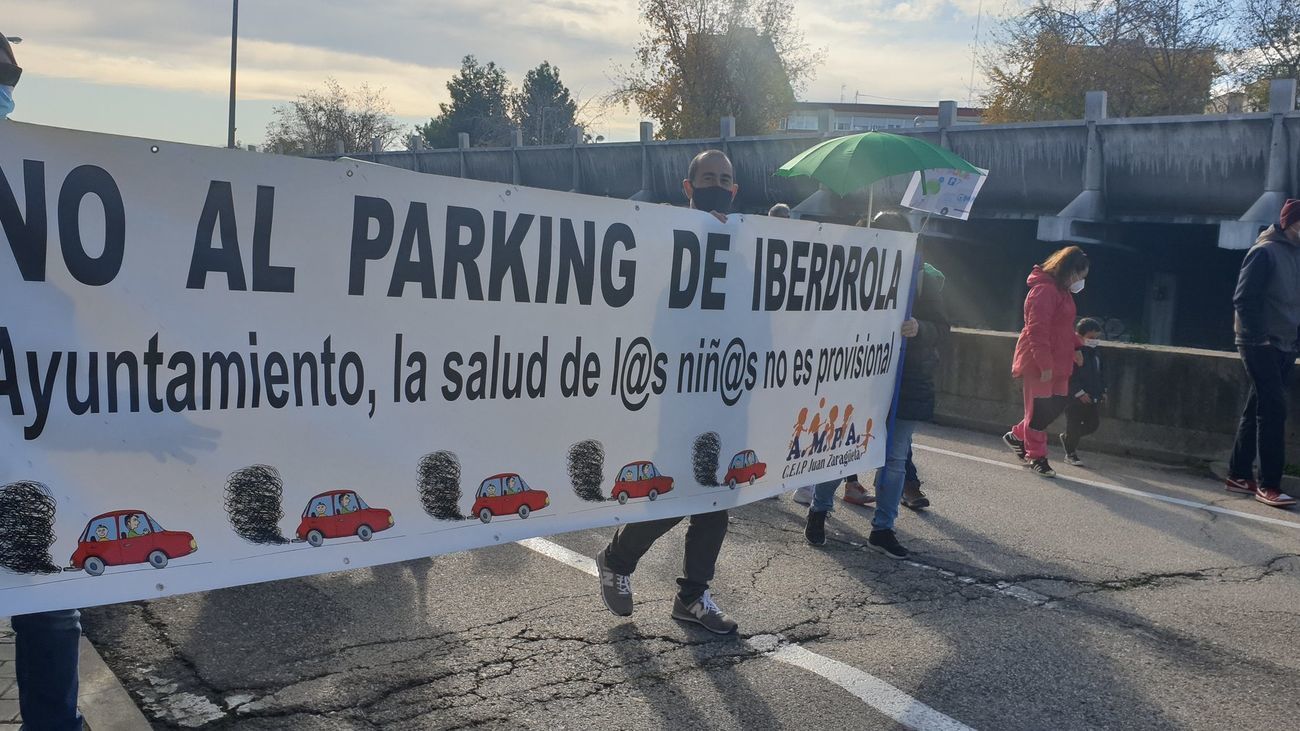 Manifestación del AMPA del colegio Juan Zaragüeta contra el aparcamiento de Iberdrola