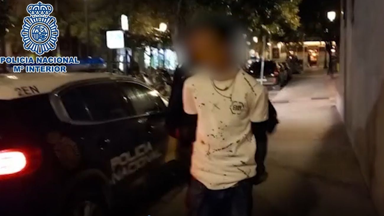 Tres detenidos por asaltar a mujeres mayores con el método del  mataleón en portales de Centro y Chamartín