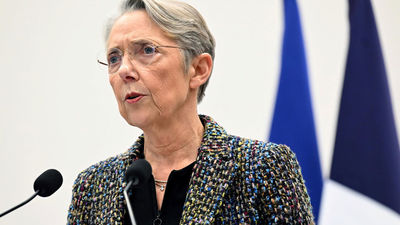 El Gobierno francés salva la decimoséptima moción de censura en once meses