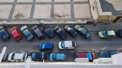 Vecinos de Ciudad Lineal piden la zona SER: "Aparcar se ha convertido en una pesadilla"