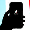 Europa pide a TikTok una "particular" atención a la privacidad personal