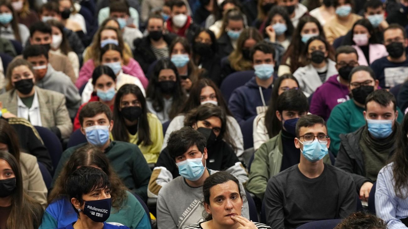La OMS recomienda a Europa usar mascarillas en interiores y transportes públicos por los casos de Covid en China