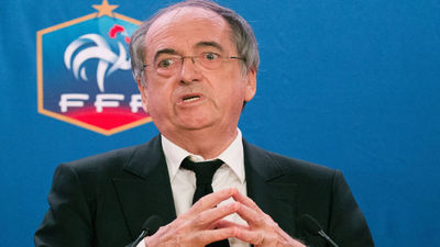 Fulminado el presidente de la federación que se mofó de Zidane