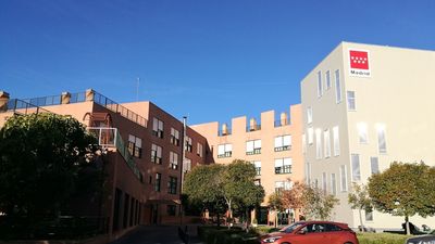 Trabajadores de dos residencias se concentran para exigir el cobro de la paga de Navidad y la subida salarial