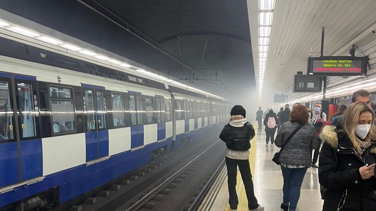 Interrumpida la circulación en línea 9 de Metro entre Plaza de Castilla y Paco de Lucía