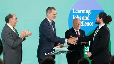 El Rey preside la entrega de la última edición de las becas Iberdrola
