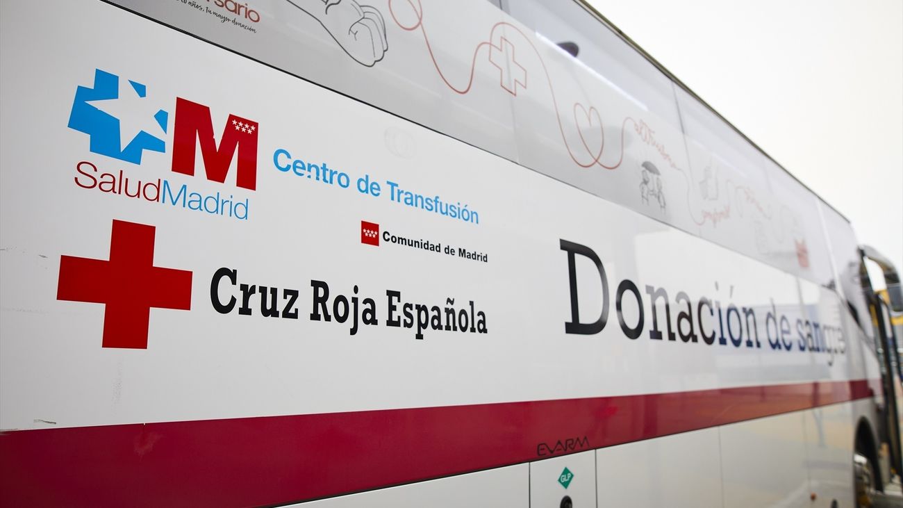 Un autobús de Cruz Roja Española, durante una campaña de donación de sangre