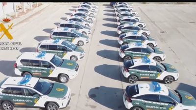 380 coches eléctricos de la Guardia Civil, parados por no tener cargadores