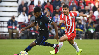 El Atlético de Madrid empata 1-1 en Almería y deja dudas