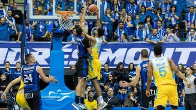 Estudiantes asalta el Coliseum de Burgos