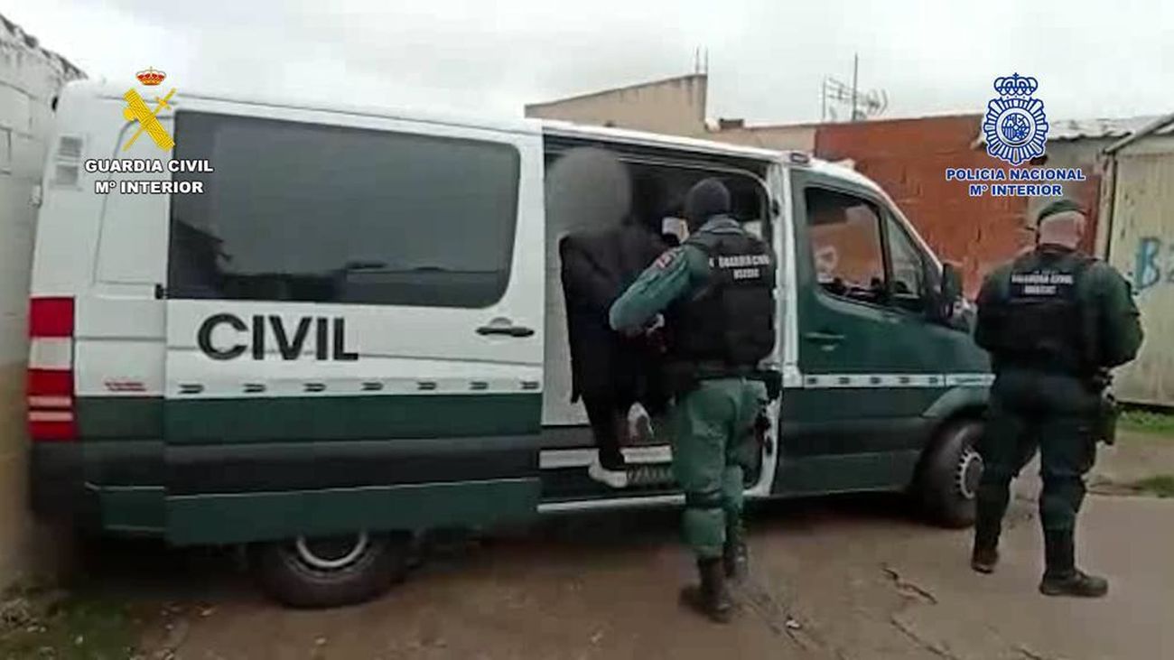 Policía y Guardia Civil desmantelan una organización de tráfico de drogas en la Cañada Real