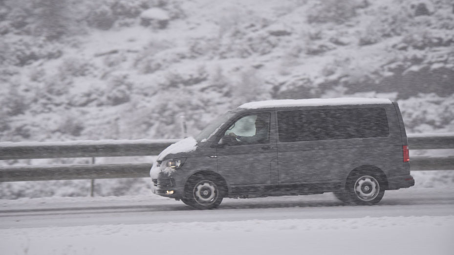 La DGT advierte que la nieve podría dificultar la circulación en nueve autovías en las próximas horas