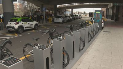 Madrid prueba cinco proyectos de aparcamientos que facilitan la movilidad en bicicleta y patinete
