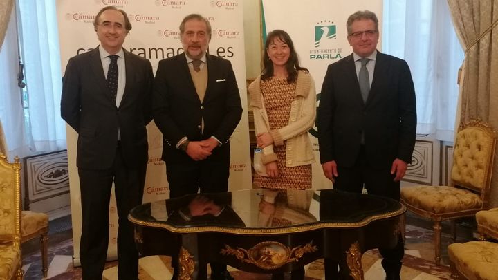 Parla firma un convenio con la Cámara de Comercio de Madrid para dinamizar el comercio de proximidad / AYUNTAMIENTO DE PARLA