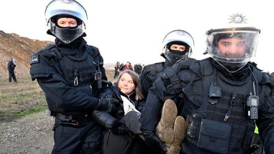 Greta Thunberg, desalojada por la Policía alemana durante una protesta contra la minería del carbón
