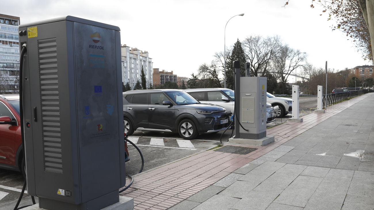 Nuevo punto de recarga de coches eléctricos en La Guindalera, cerca de Las Ventas